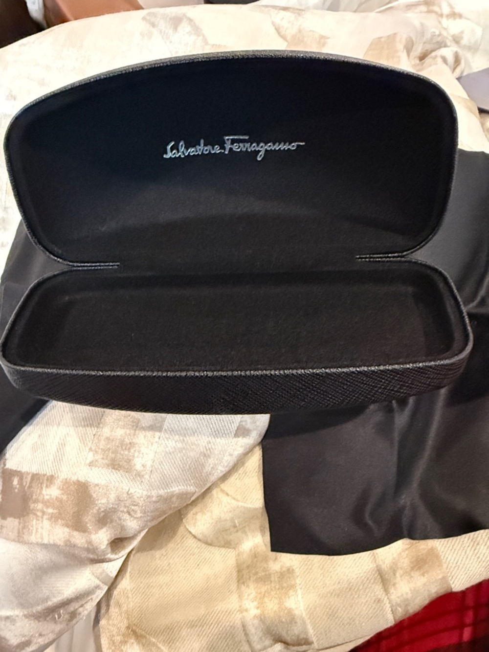 Salvatore Ferragamo Black case set no glasses - Picture 5 of 8